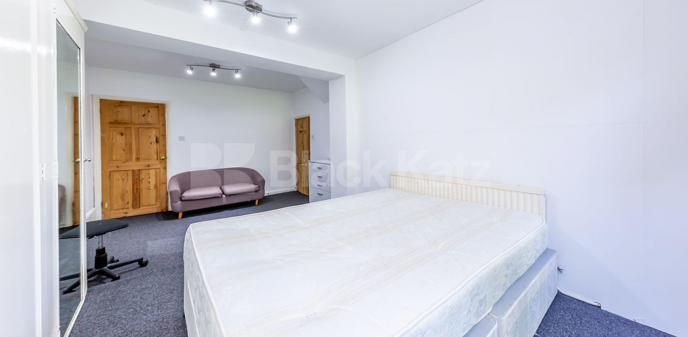 			NEW INSTRUCTION! , 3 Bedroom, 1 bath, 1 reception Flat			 Hungerford Road, CALEDONIAN ROAD 